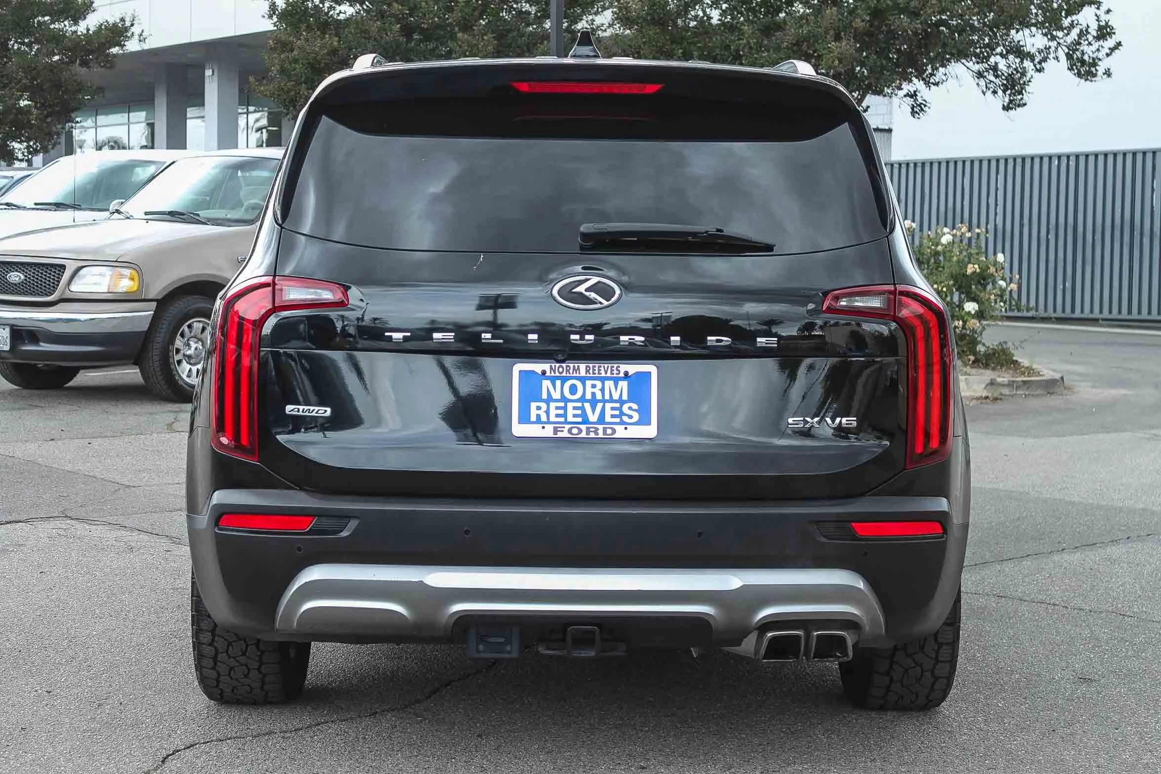 Used 2020 Ebony Black Kia SX image 8