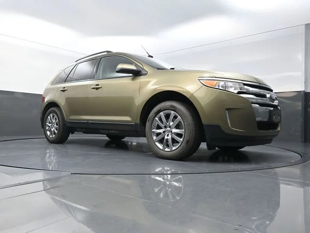 Used 2013  Ford SEL image 31
