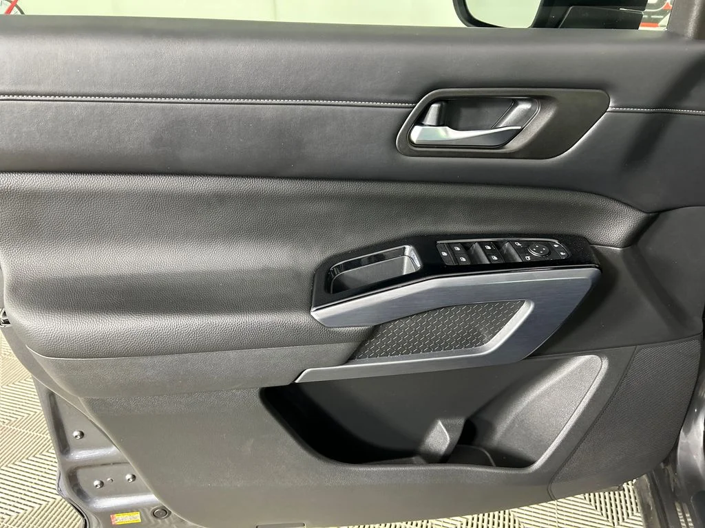 Used 2023 Gray Nissan SL image 11