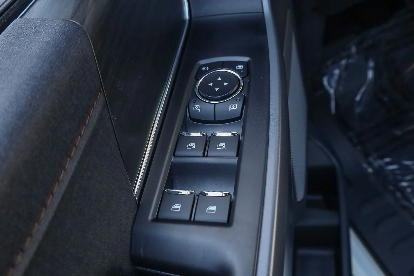 New 2026 Oxford White Ford Lariat® image 38