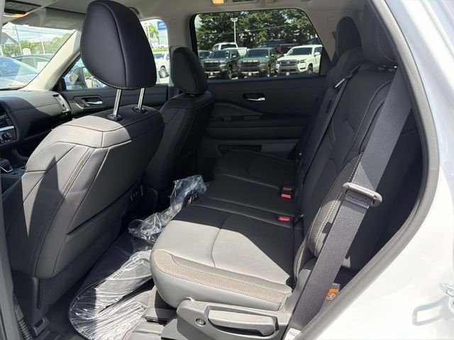 New 2026 Everest White Pearl TriCoat Nissan SL image 10