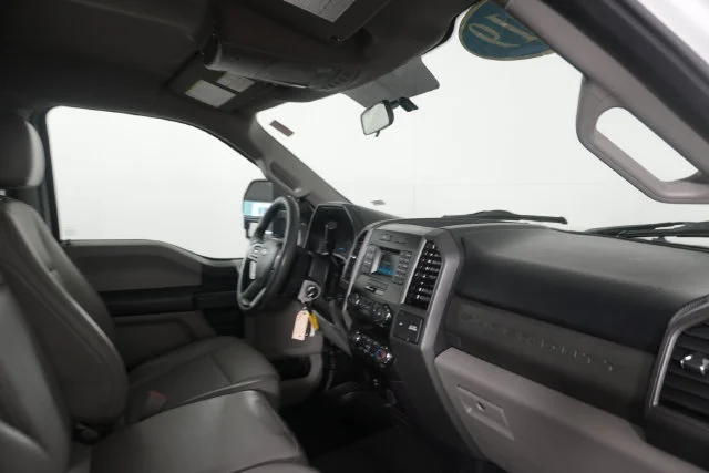 Used 2019 Oxford White Ford XL image 18