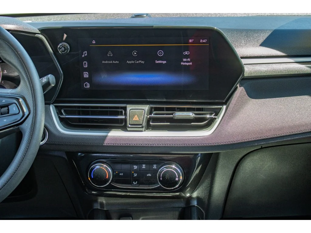 Used 2025 Crimson Metallic Chevrolet LT image 22