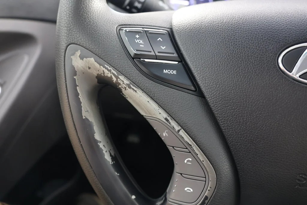Used 2011 Radiant Silver Metallic Hyundai GLS image 11