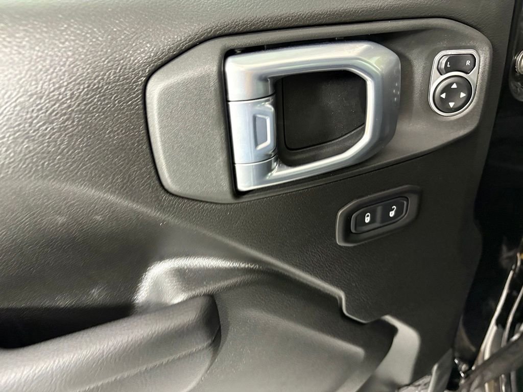 New 2026 Black Clear-Coat Exterior Paint Jeep Sport S image 20