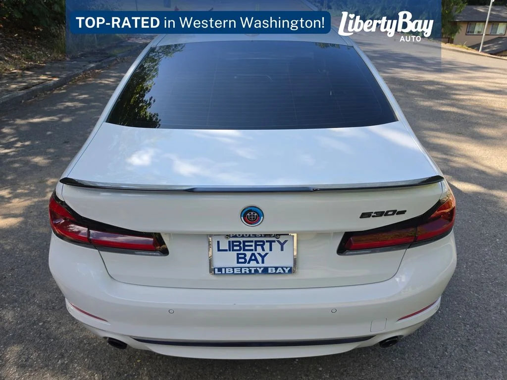 Used 2019 White BMW 530e xDrive iPerformance image 6