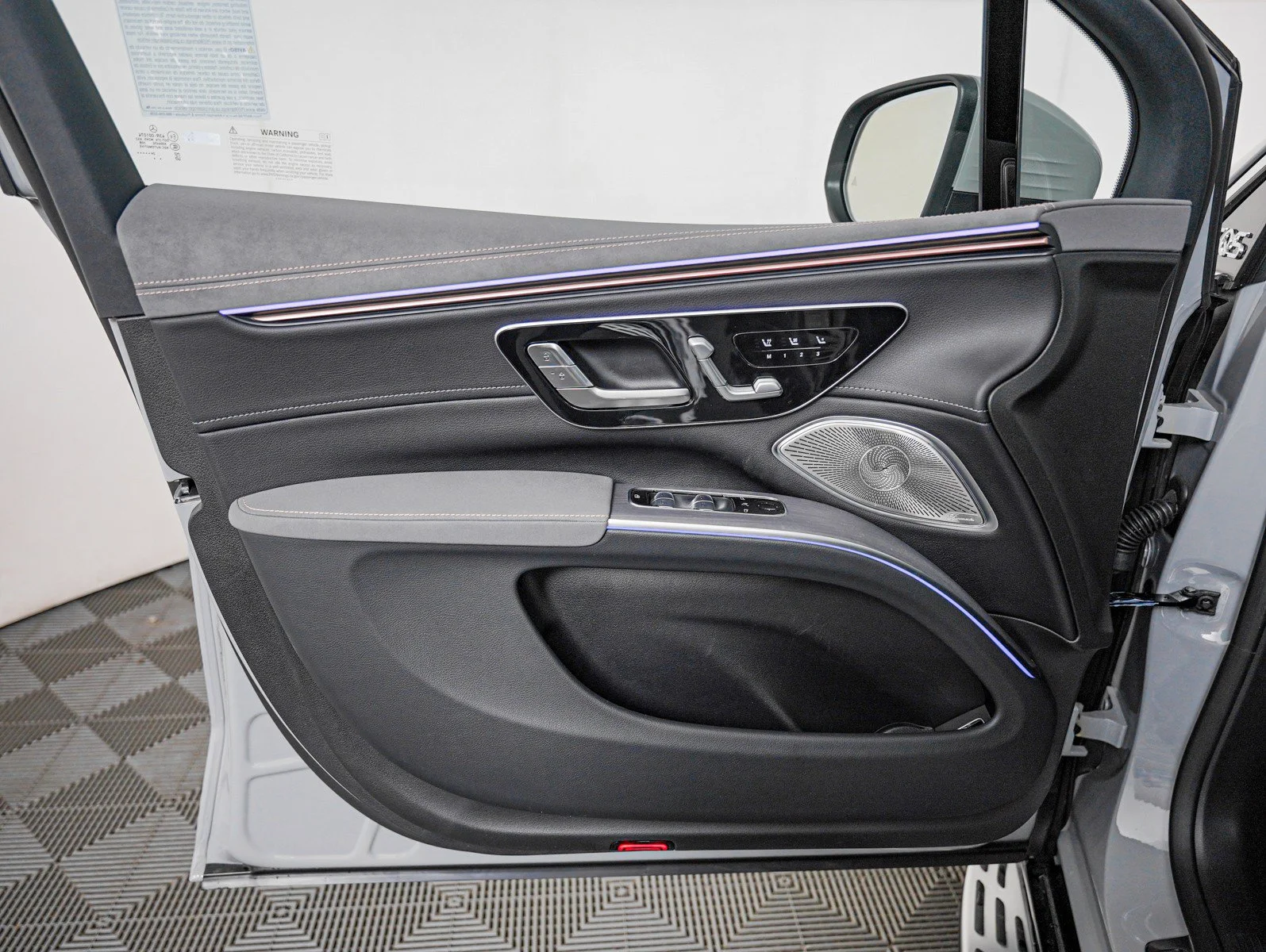 New 2026 Alpine Grey Mercedes-Benz 400 4MATIC® image 21