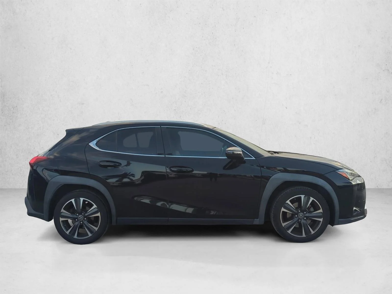 Used 2020 Obsidian Lexus UX 200 image 5