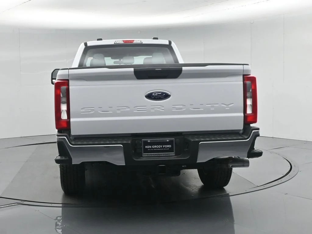 New 2026 Oxford White Ford XL image 26