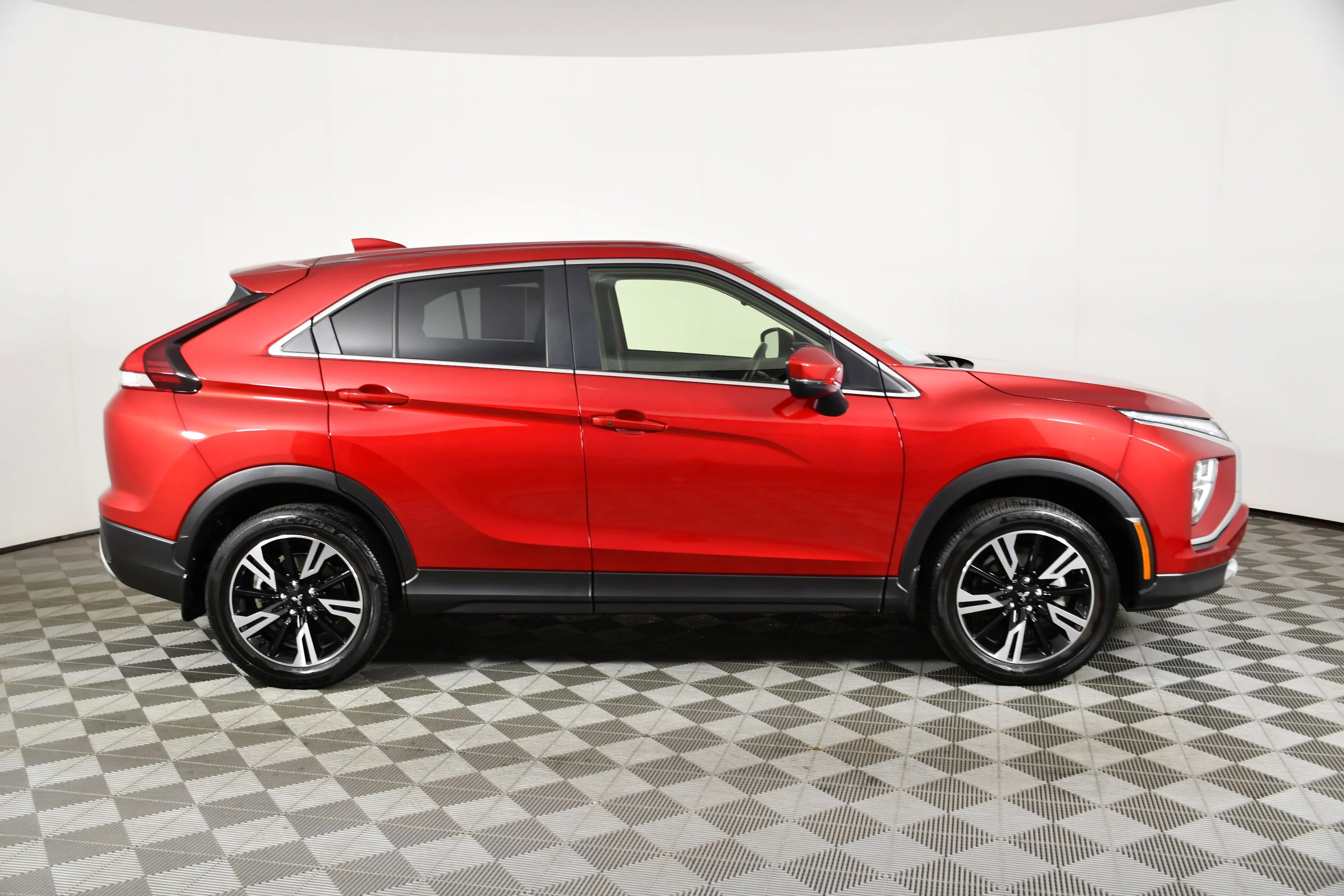 Certified Used 2024 Red Diamond Mitsubishi SE image 5