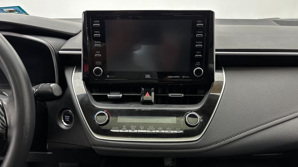 Used 2020 Silver Toyota XLE image 19