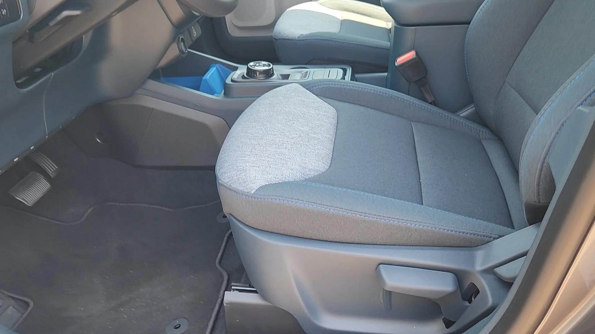 New 2026 Carbonized Gray Metallic Ford XLT image 29