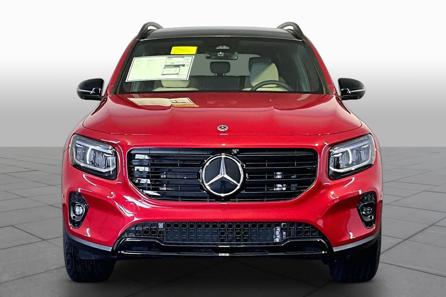 New 2026 MANUFAKTUR Patagonia Red Metallic Mercedes-Benz GLB 250 image 2