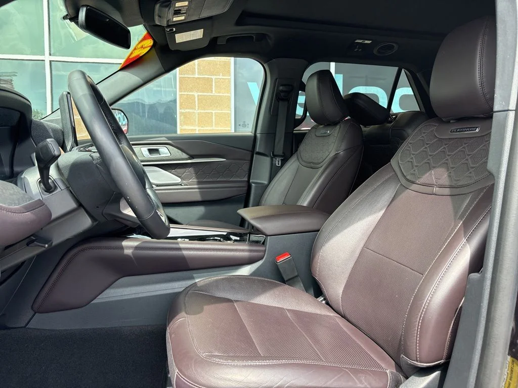 Used 2025 Black Ford Platinum image 11