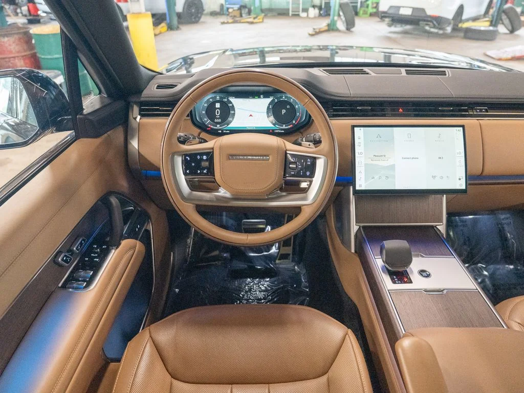 Used 2025 Gray Land Rover SE image 12