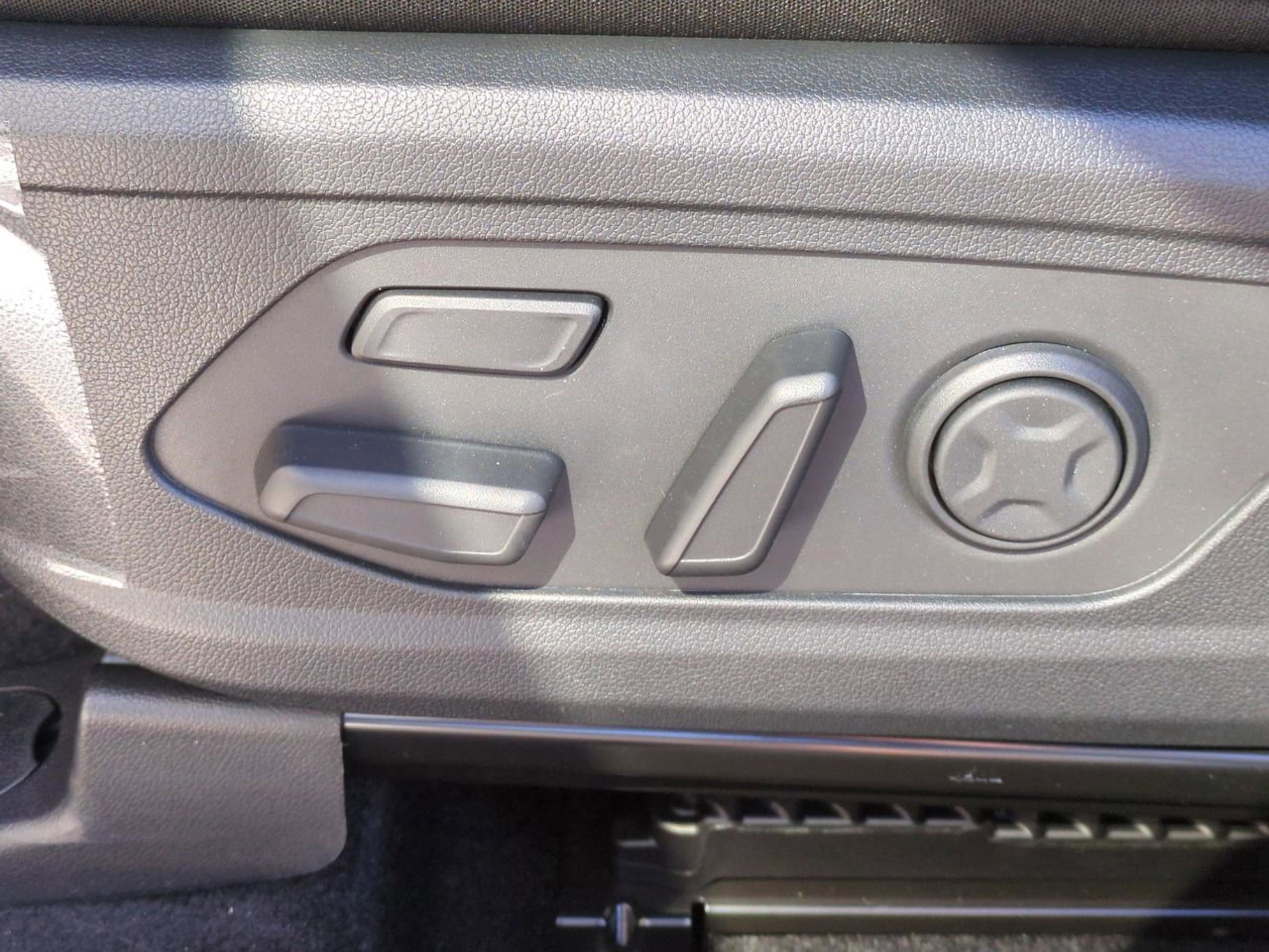 New 2026 Snow White Pearl Kia X-Line SX Prestige AWD image 23