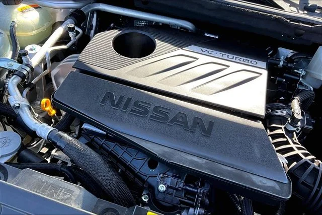 Used 2025 Gold Nissan Platinum image 31