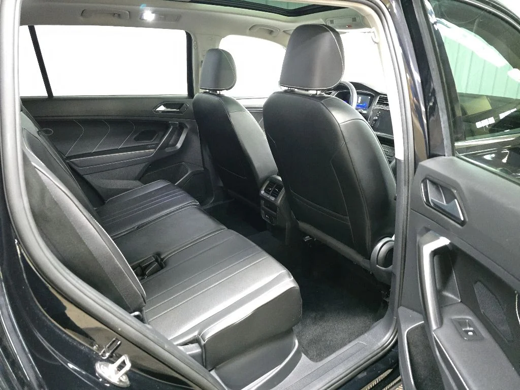 Used 2022 Black Volkswagen 2.0T SE image 18