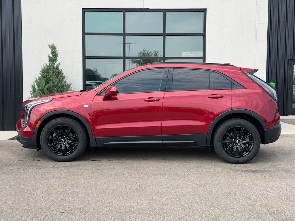 Used 2019 Red Cadillac Sport image 2