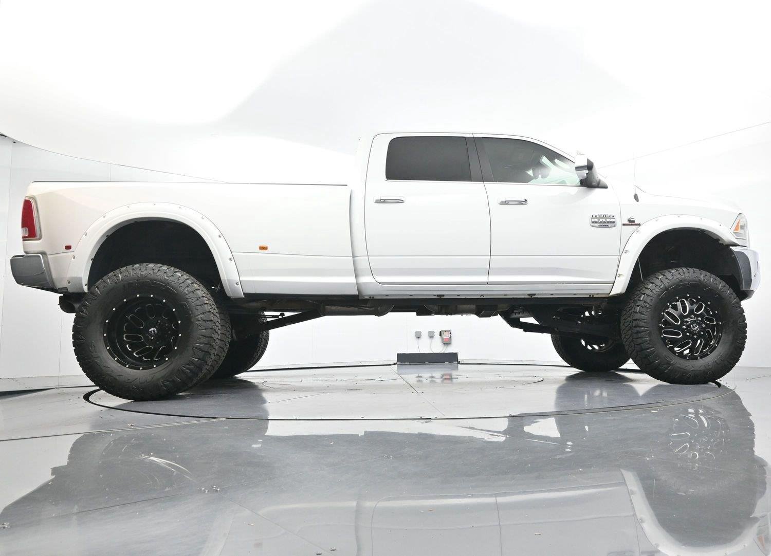 Used 2018 Bright White Clearcoat Ram Laramie Longhorn image 51