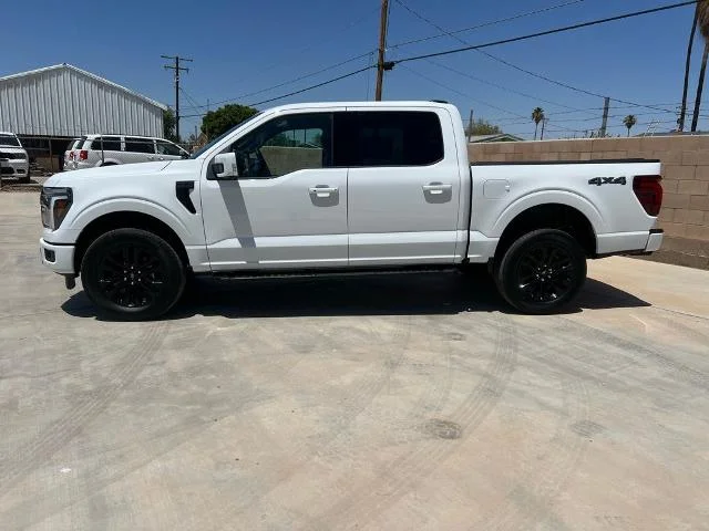 New 2025 Oxford White Ford Lariat® image 33