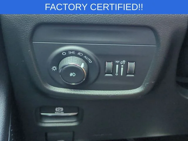 Used 2023 White Jeep Summit image 19