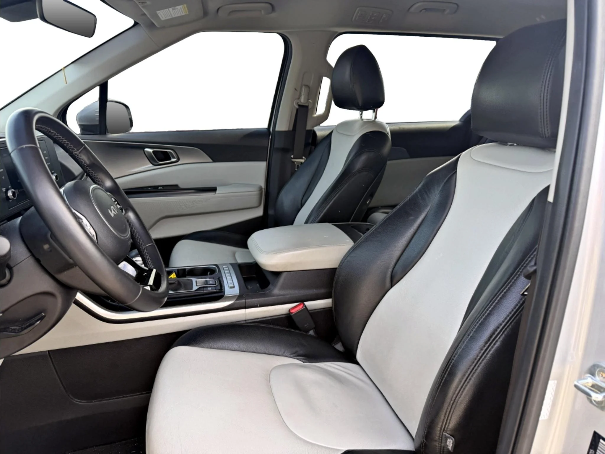 Used 2023 Silky Silver Kia LX image 13