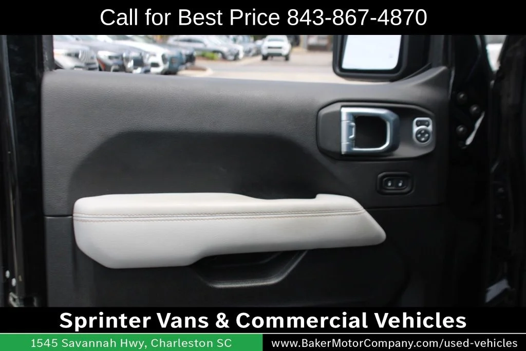 Used 2021 Black Clearcoat Jeep Overland image 15