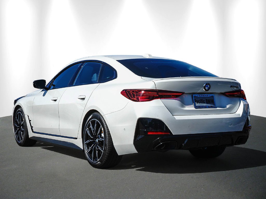 2025 BMW 4 Series photo 4