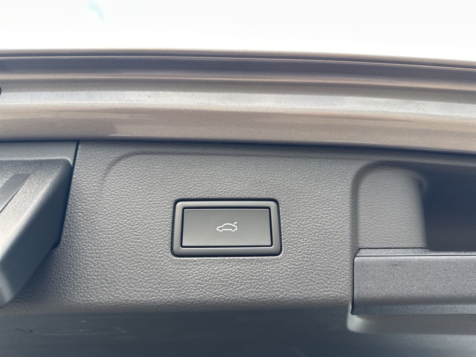 2026 Volkswagen Atlas SE w/Tech - Photo 34