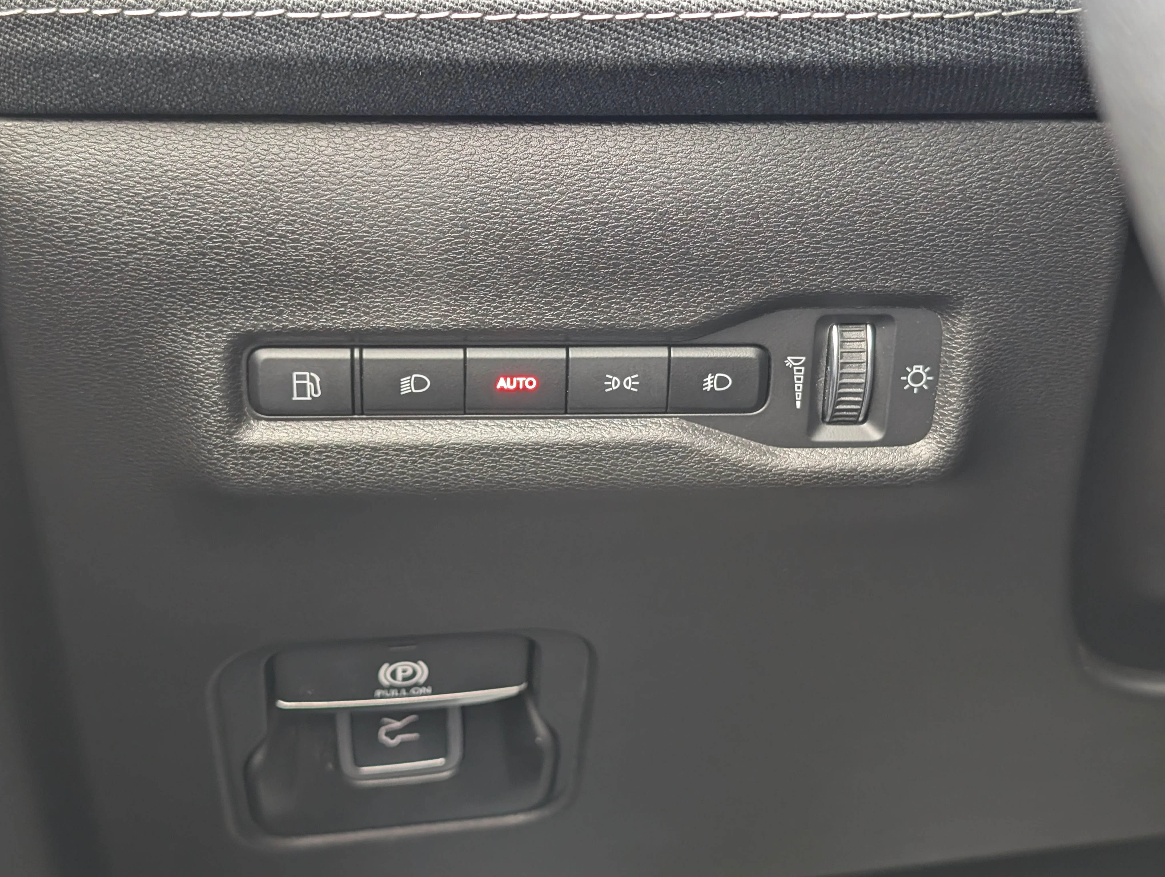 New 2026 Sting-Grey Jeep Laredo image 25