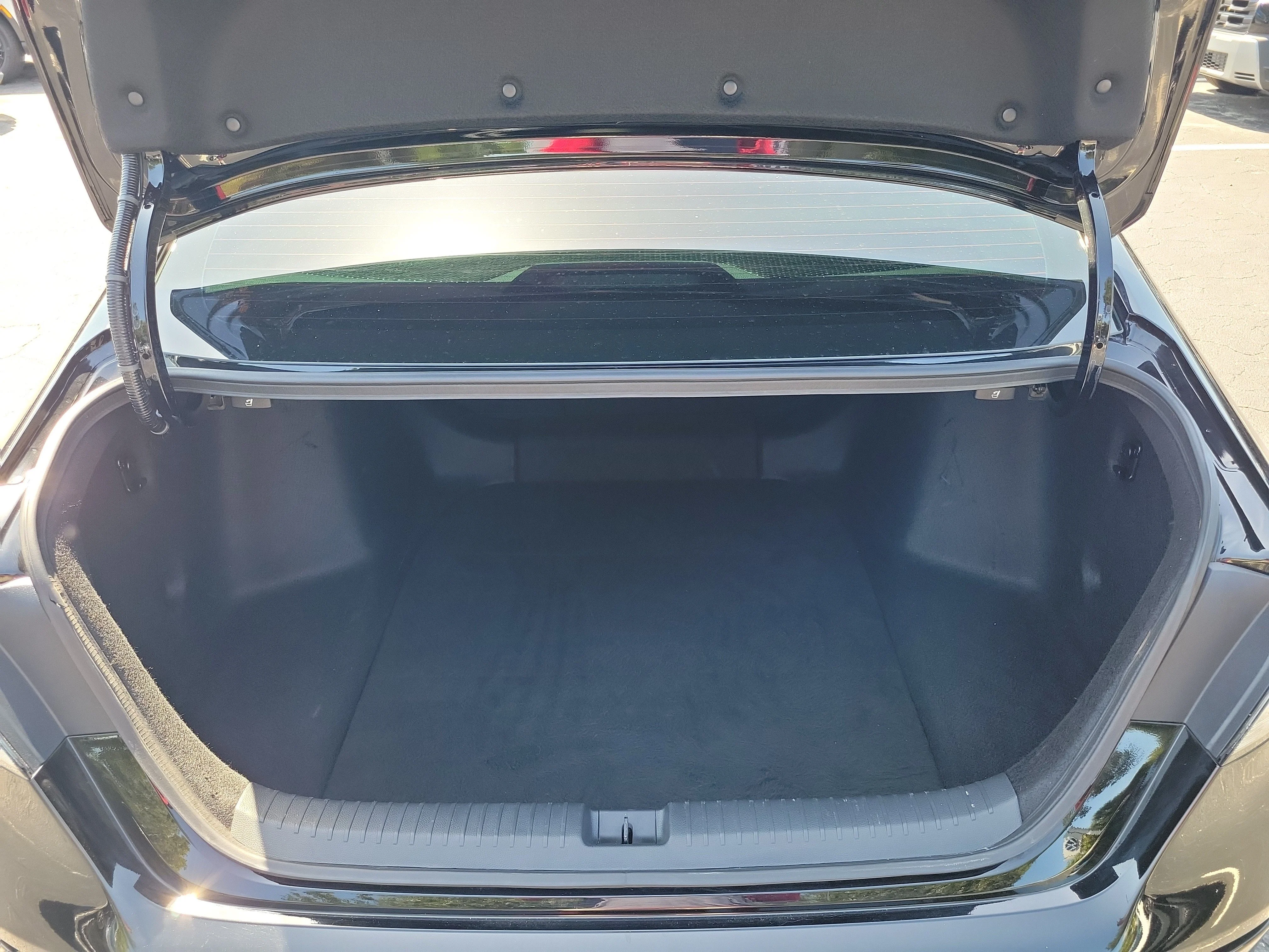Used 2025 Black Honda SE image 12