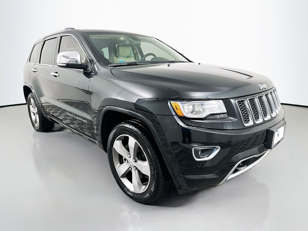Used 2014 Brilliant Black Crystal Pearlcoat Jeep Overland image 3