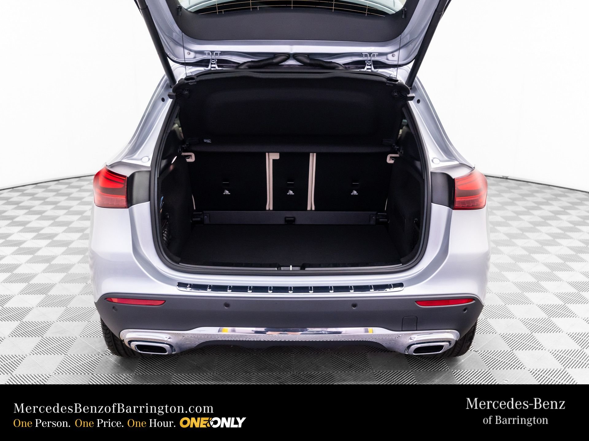 New 2026 Cirrus Silver Metallic Mercedes-Benz GLA 250 image 37