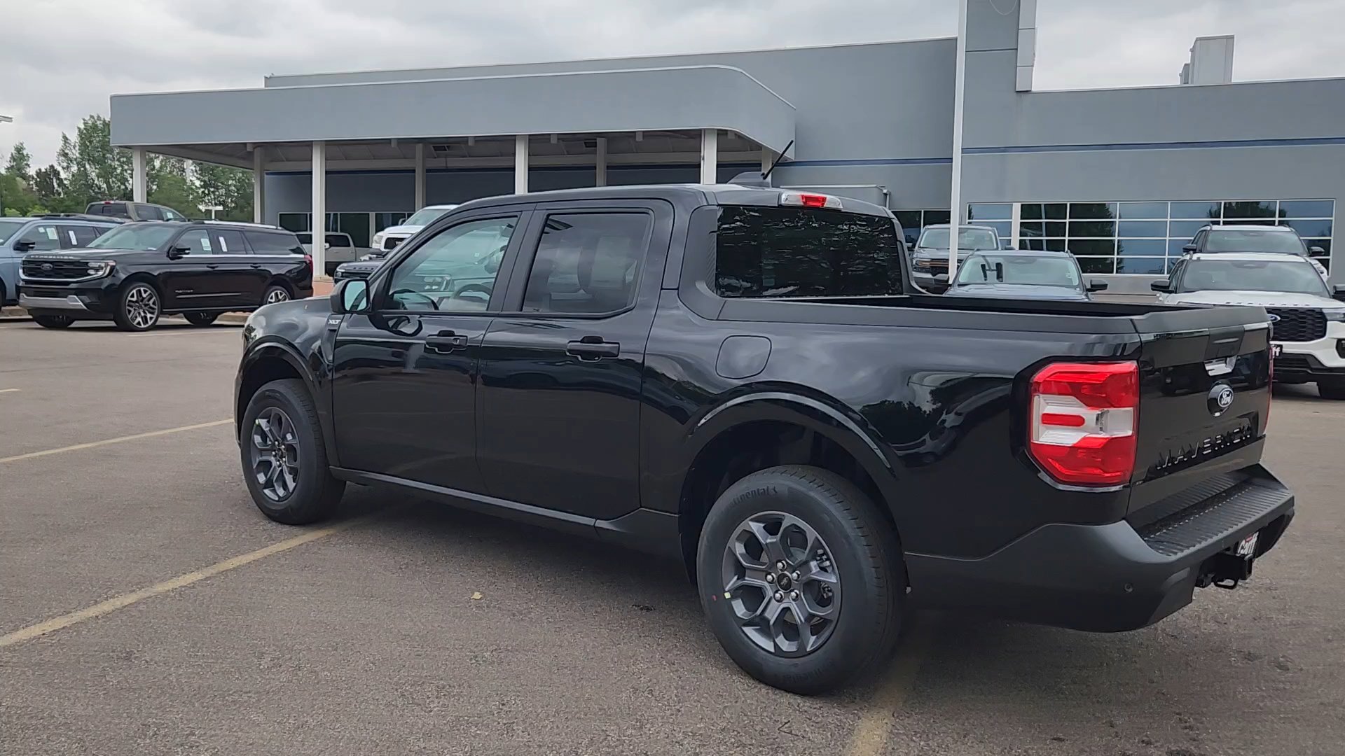 New 2026 Shadow Black Ford XLT image 3