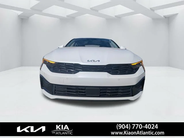 New 2026 Snow White Pearl Kia LXS FWD image 8