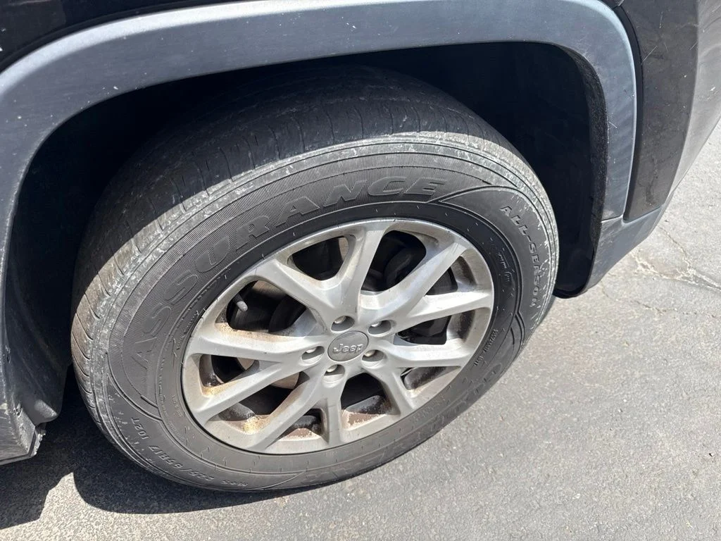 Used 2017 Black Jeep Latitude image 25