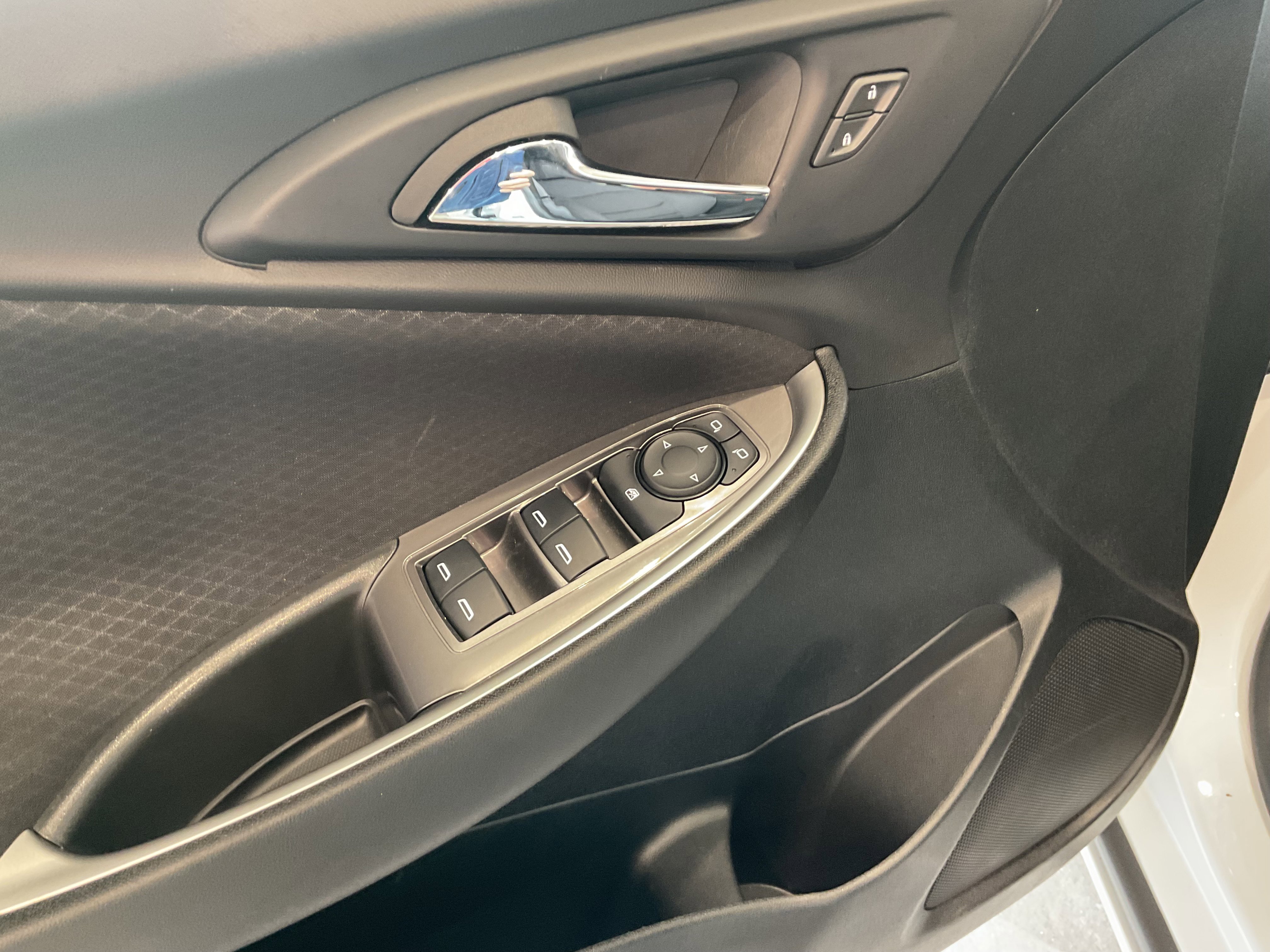 Used 2025 Summit White Chevrolet RS image 12