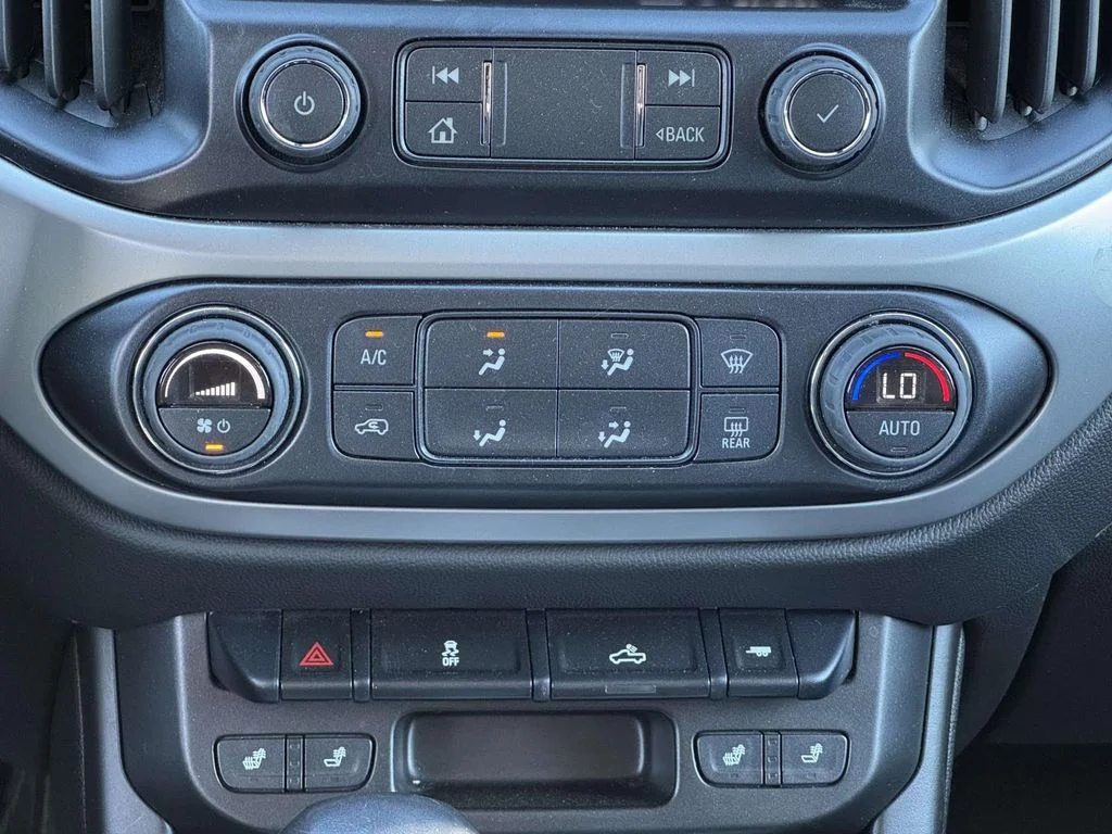 Used 2022 White Chevrolet LT image 20