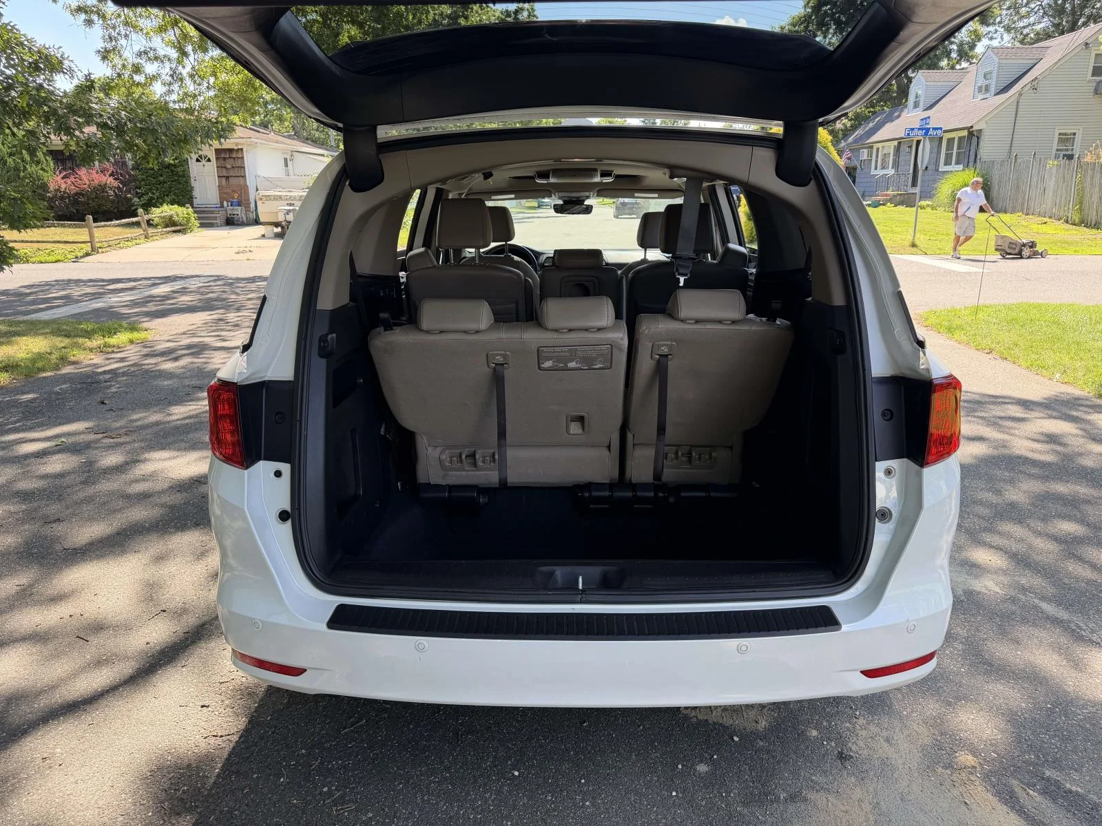 Used 2023 White Honda Touring image 7