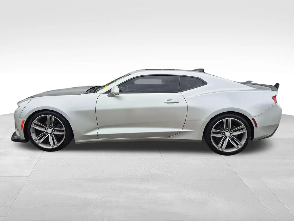 Used 2018 Silver Chevrolet 1LT image 3