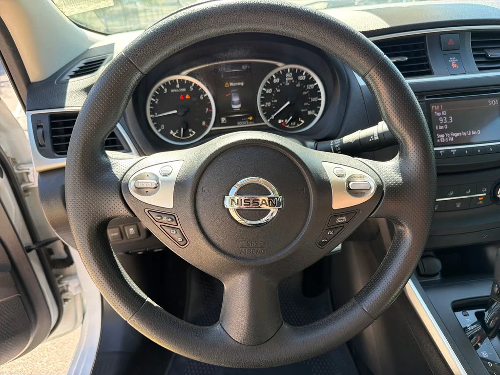 Used 2018 White Nissan S image 21