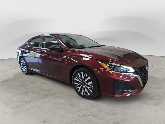 Used 2025  Nissan 2.5 SV image 3
