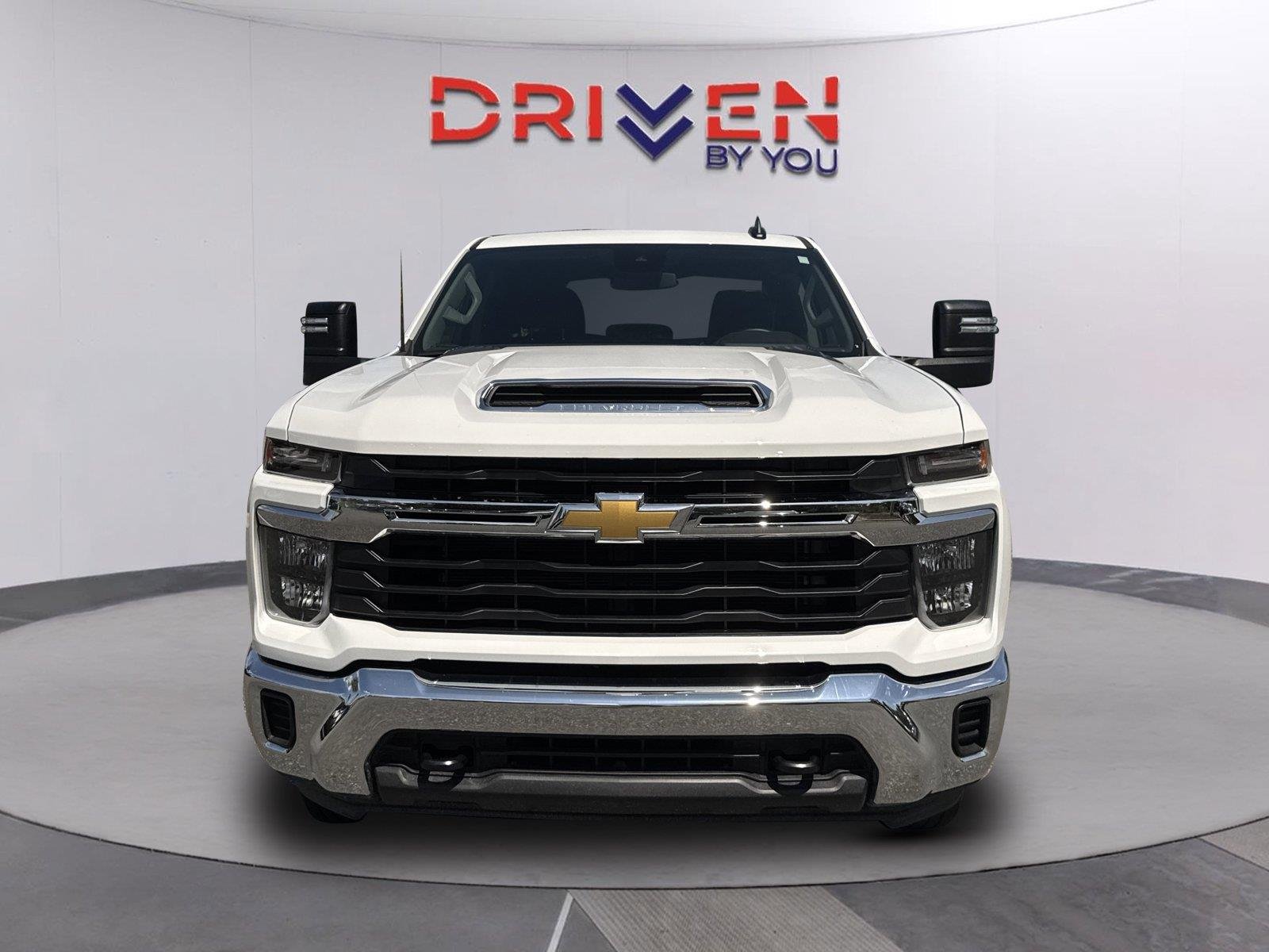 Used 2026 Summit White Chevrolet LT image 8