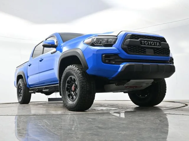 Used 2019 Voodoo Blue Toyota SR image 28