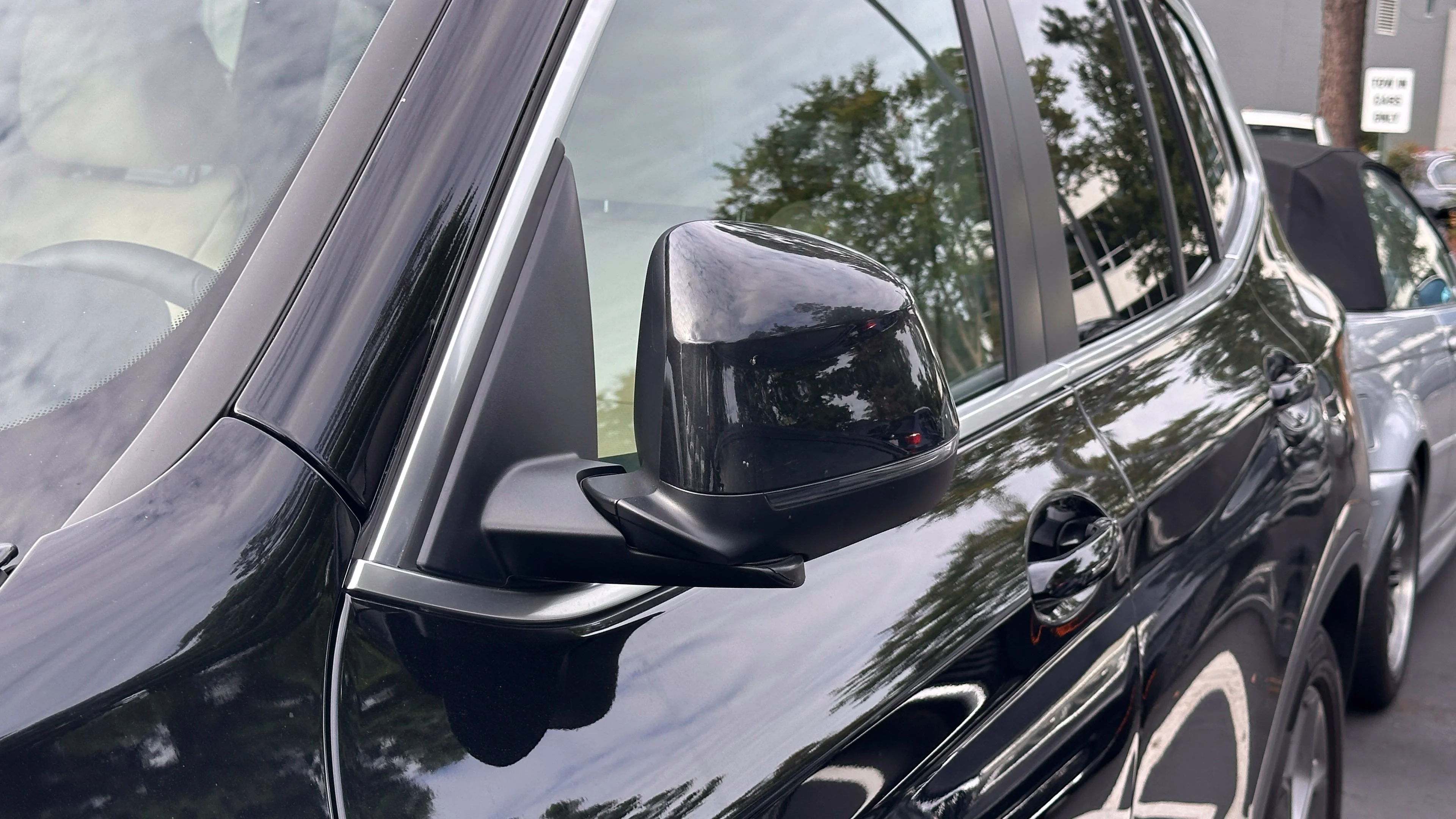 Used 2024 Black Sapphire Metallic BMW xDrive30i image 11
