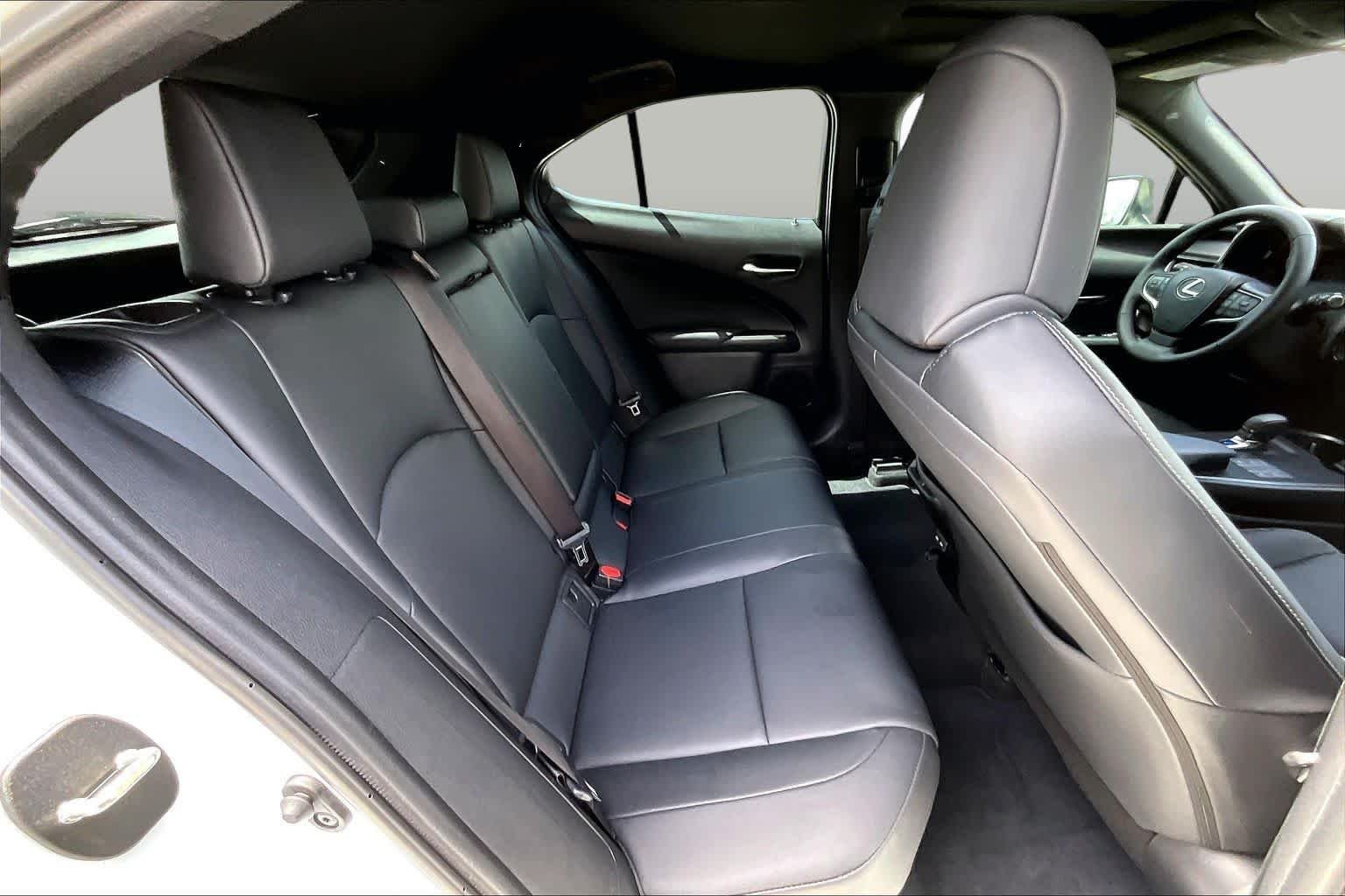 Used 2025 Ultra White with Obsidian Roof Lexus F SPORT Design image 20