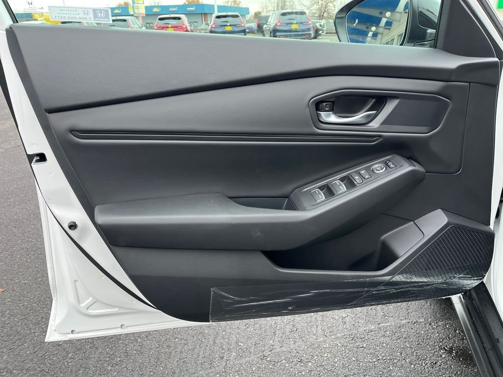 2025 Honda Accord SE - Photo 12