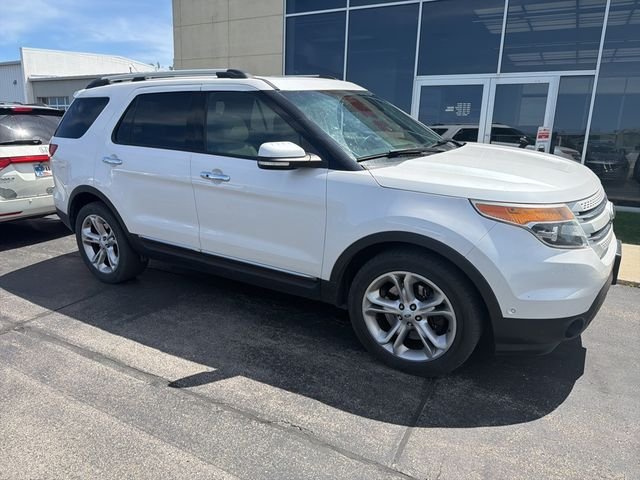 Used 2015 White Platinum Clearcoat Metallic Ford Limited image 4