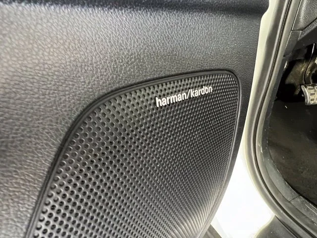 Used 2021 White Kia SX image 18